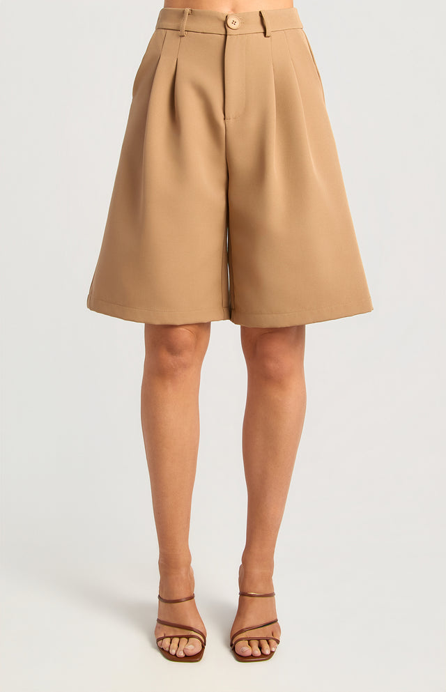 Bermuda Pleat Shorts - Camel